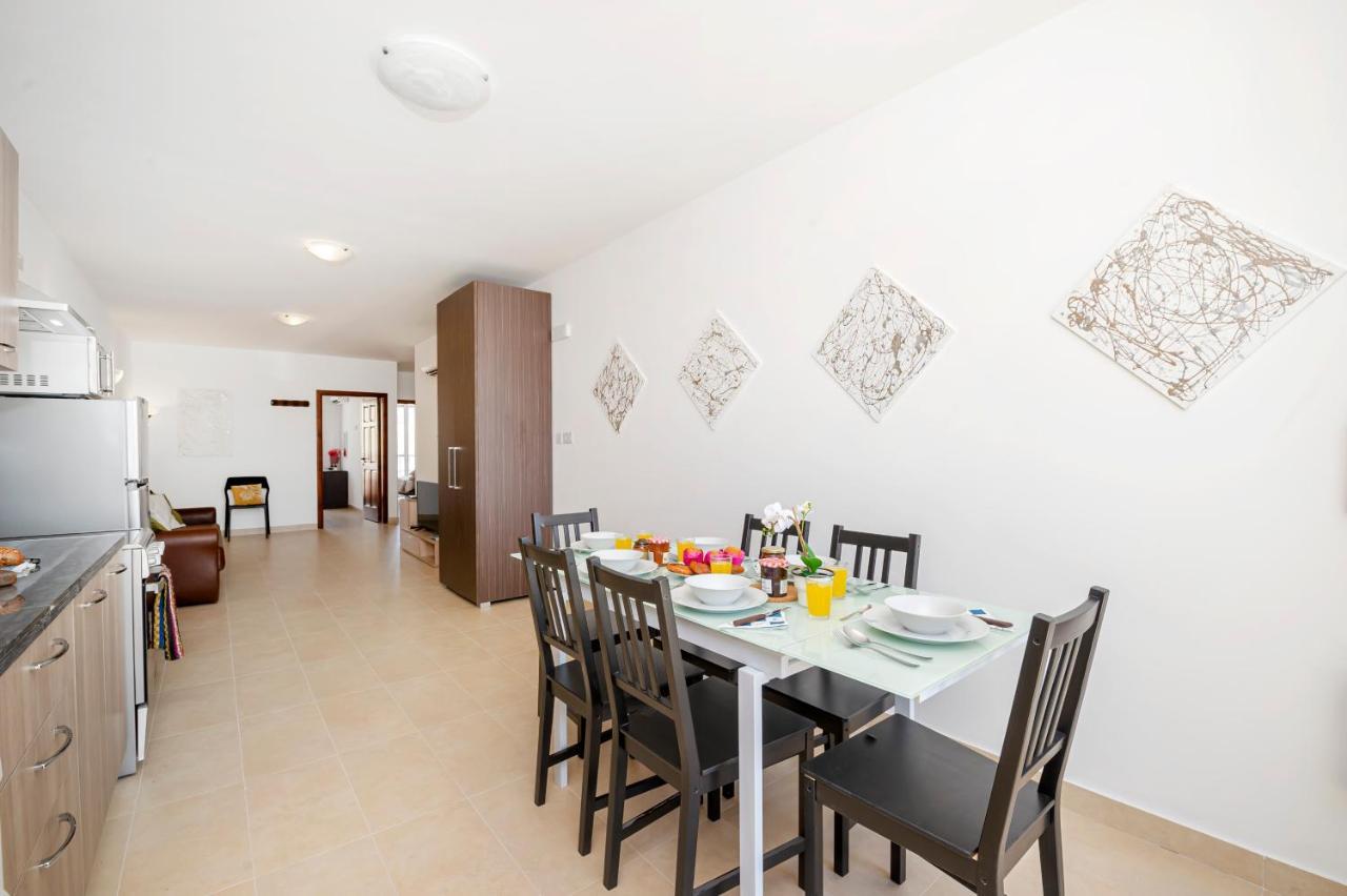 Summer Breeze Apartment With Panoramic Terrace - By Getawaysmalta Mellieħa Exterior foto