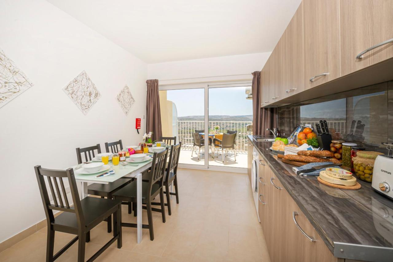 Summer Breeze Apartment With Panoramic Terrace - By Getawaysmalta Mellieħa Exterior foto